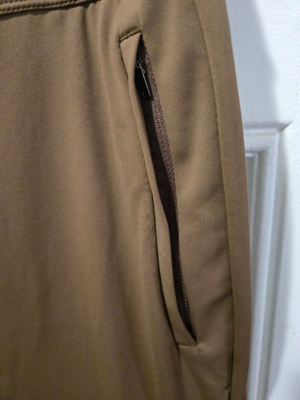 NWT Halara XL Tall Brown High Rise Wide Leg Travel Pants Zip Pockets - Picture 3 of 10